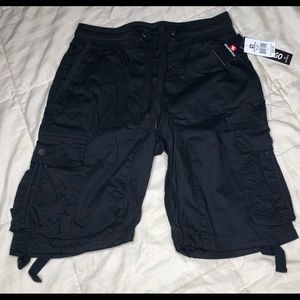NWT Southpole men’s cargo shorts. Size M BLACK